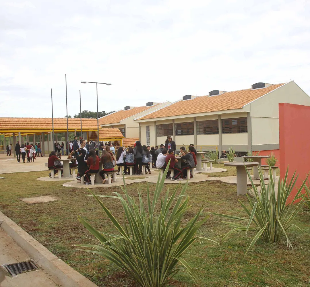 SEED ignora comunidade e credencia colégios que não atingiram quórum no Parceiro da Escola
