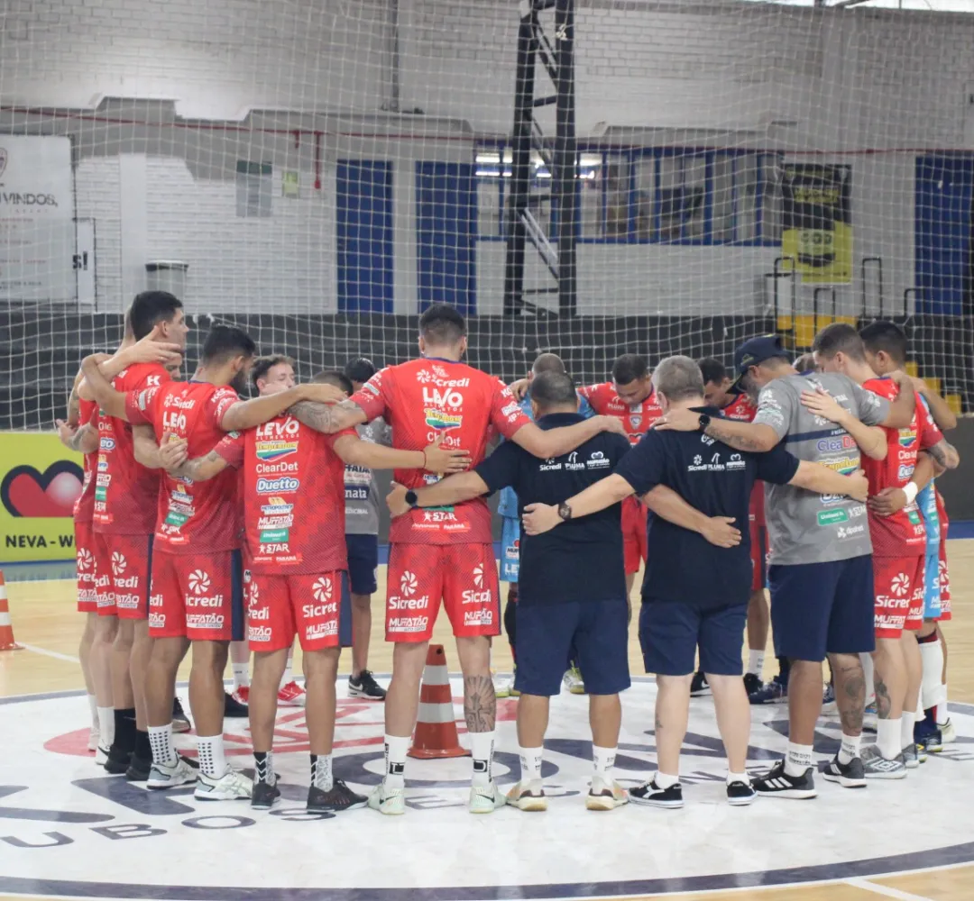 Um clássico no primeiro amistoso para matar a saudade de casa
