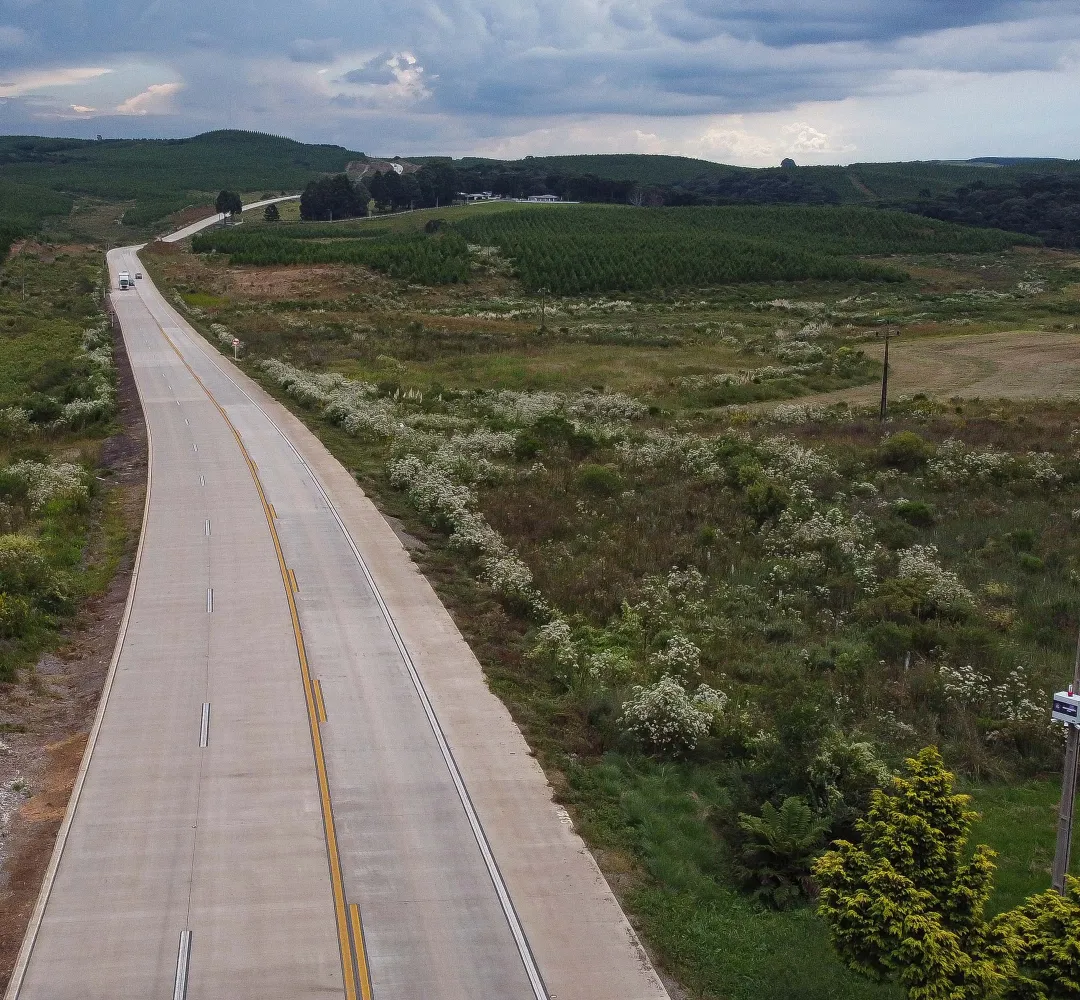 Trânsito no Paraná: fluxo normal nas principais rodovias