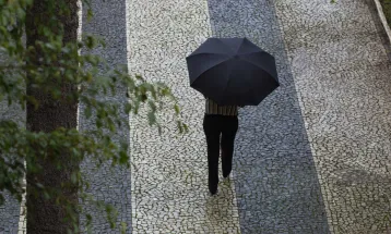 Frio volta com força ao Paraná e domingo terá chuva em várias regiões