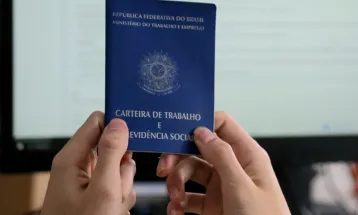 CCJ do Senado aprova PEC que acaba com escala 6x1