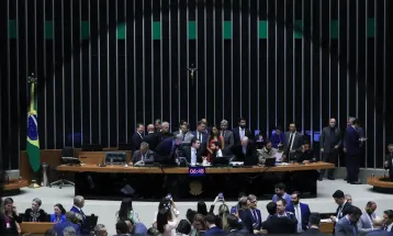 Câmara aprova urgência para PL que proíbe desconto automático no INSS