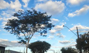 Paraná começa a semana com calor e risco de temporais