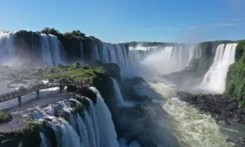 Efeito Paranhos? Paraná tem alta de 23,7% e recebe mais de 627 mil turistas estrangeiros no 1º semestre