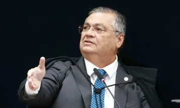 Ministro proíbe repasse de emendas para Eduardo Bolsonaro e Ramagem