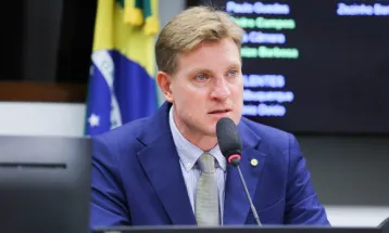 Nelsinho Padovani lidera missão na Malásia