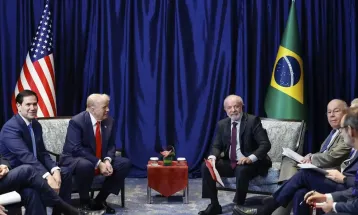 Senado dos EUA aprova medida para anular tarifas impostas por Trump ao Brasil