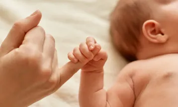 Justiça mantém indenização de R$ 2 mil a mãe e bebê internadas por erro em diagnóstico de sífilis