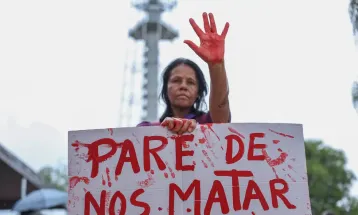 Apesar de medida protetiva, mulher é morta na rua por agressor em SP