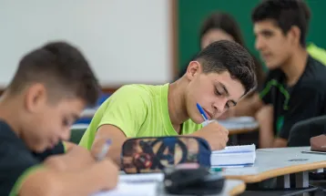Matrículas presenciais na rede estadual do Paraná seguem até sexta-feira