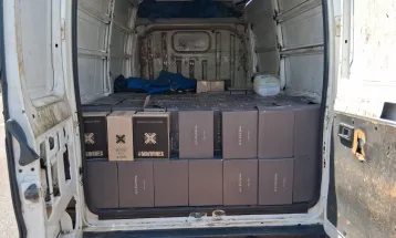 PRF apreende 216 caixas de vinhos na BR-369, em Cascavel
