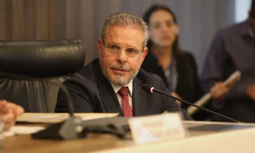 TRE-PR multa Ricardo Arruda em R$ 30 mil por propaganda contra Beto Preto