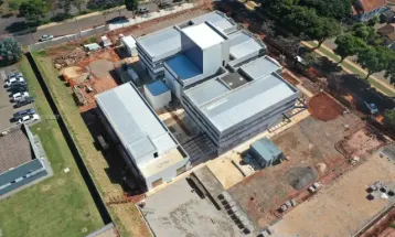 Deputado Gugu Bueno anuncia R$ 8 milhões para reforma do CAIC Santa Cruz, em Cascavel