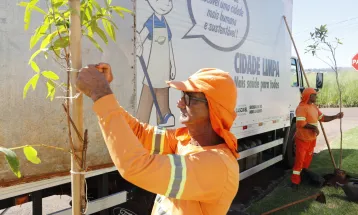 Prefeitura lança "Cascavel Mais Verde" e inicia ação com plantio de mil mudas na cidade