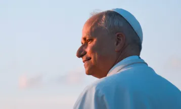 Papa Leão XIV responde ataques de Trump: "missão do Evangelho é construir pontes, não muros"