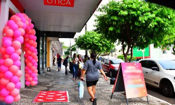 Procon de Umuarama proíbe abordagem de clientes nas ruas e "exame de vista grátis" em óticas