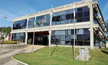 Exames em mulheres, CPFs de mortos e suspeita de superfaturamento: Tribunal aponta rombo milionário na saúde de Fazenda Rio Grande
