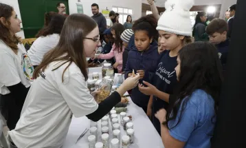 Sema nos Bairros leva mutirão ambiental e serviços gratuitos ao Bairro Canadá