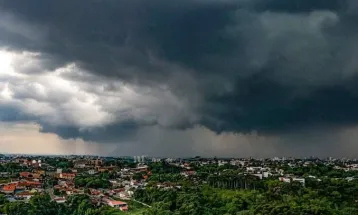 Tempestades provocam ventos de até 90 km/h e chuva intensa no Paraná