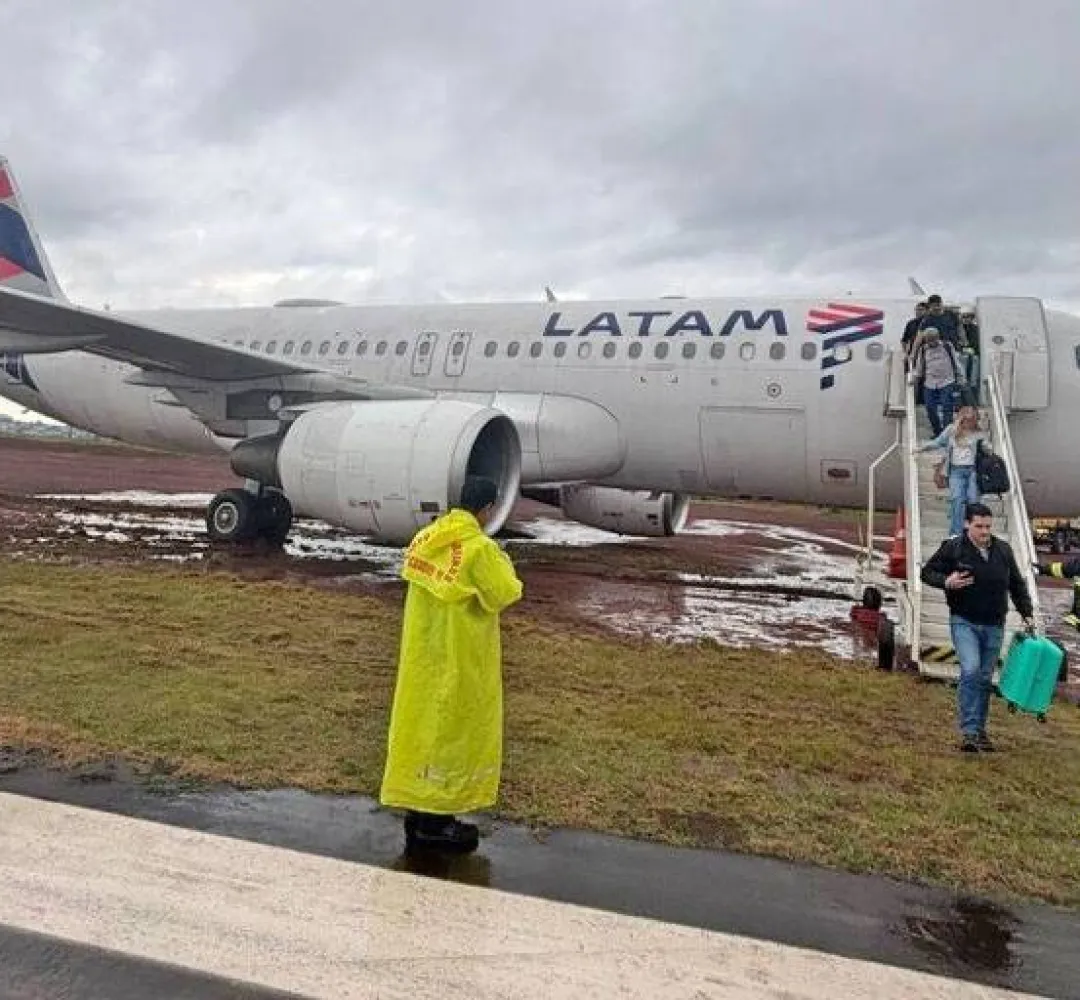 Avião derrapa pista aeroporto de Cascavel