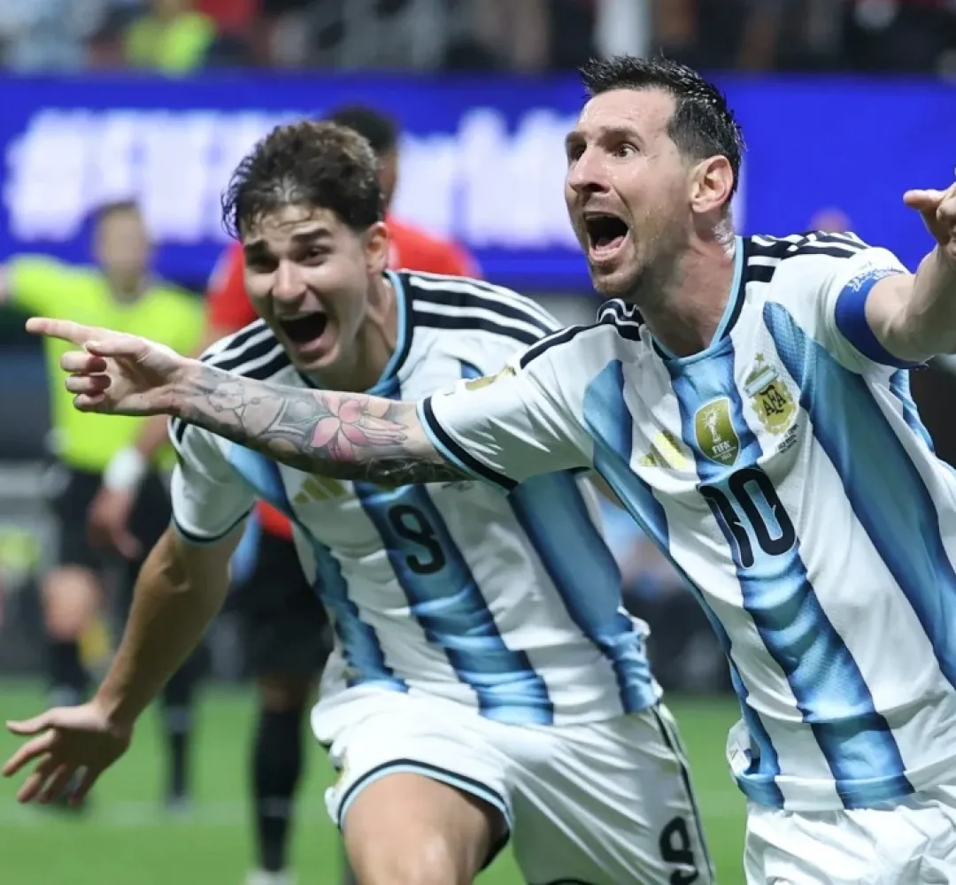 Messi não usa mais a camisa 10 da Argentina
