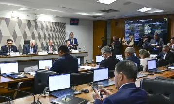 Fiep critica avanço de PEC da jornada e fim da taxa das blusinhas