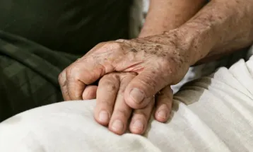 Exame de sangue para Alzheimer já está disponível no Brasil; veja preço