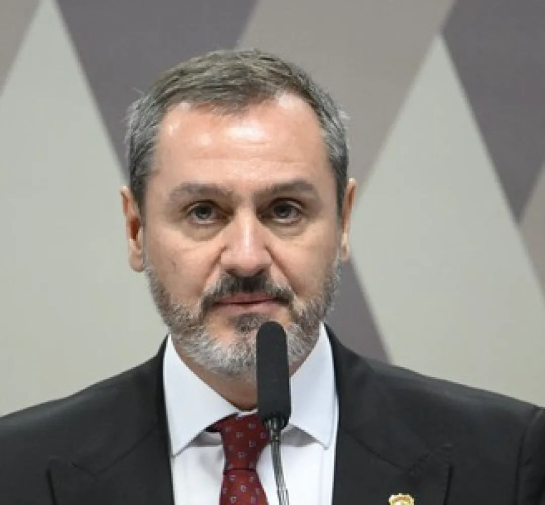 Mendonça afasta diretor da PF