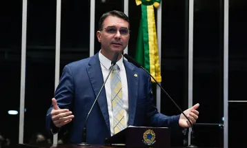 Flávio Bolsonaro usa alta dos alimentos e endividamento para atacar governo Lula; veja o que os dados mostram