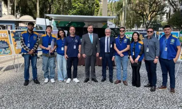 Van da Cidadania leva urna eletrônica e orientação sobre voto a Cascavel e outras sete cidades do Paraná