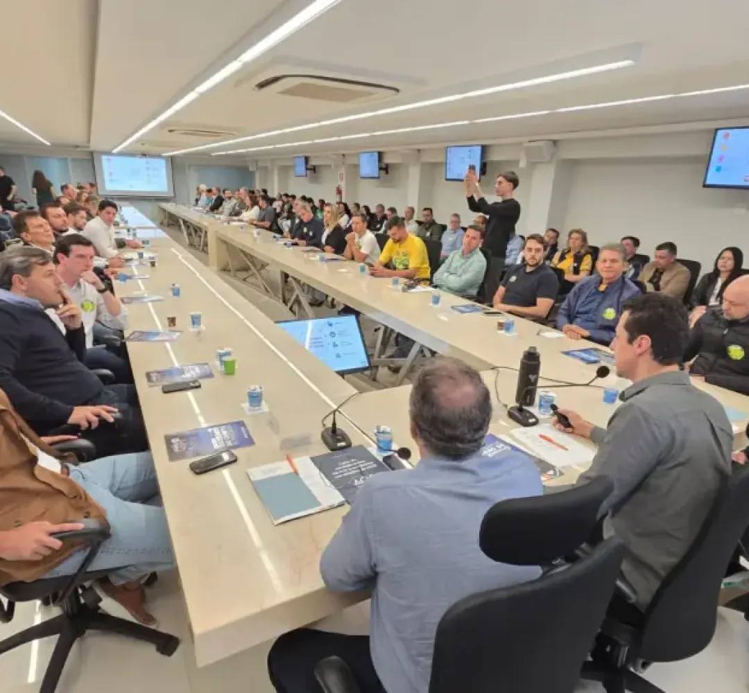 Codesc entrega proposta para Moro