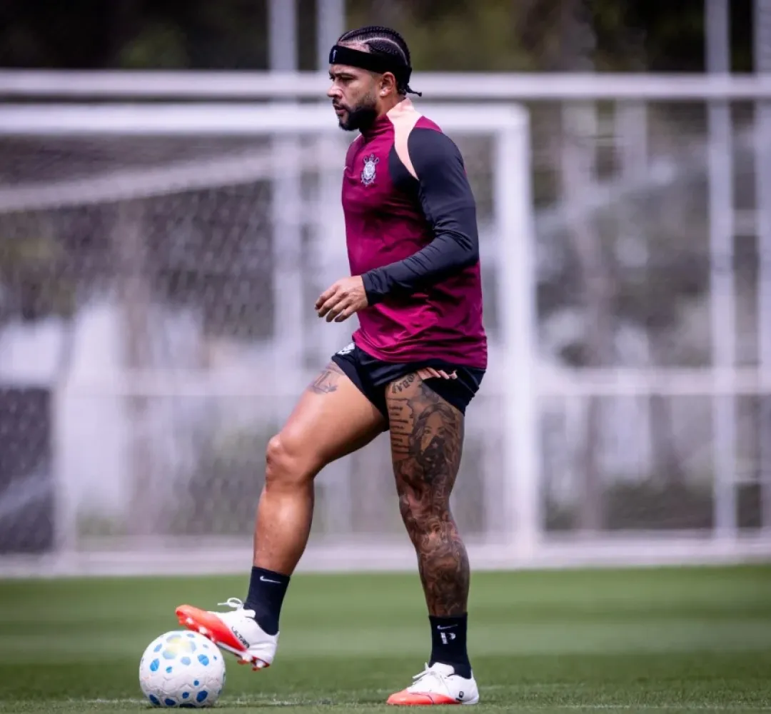 Depay precisa se redimir com a Fiel