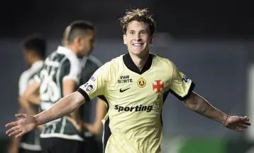 Campeonato Brasileiro: Coxa é goleado por 5 a 0 em São Januário